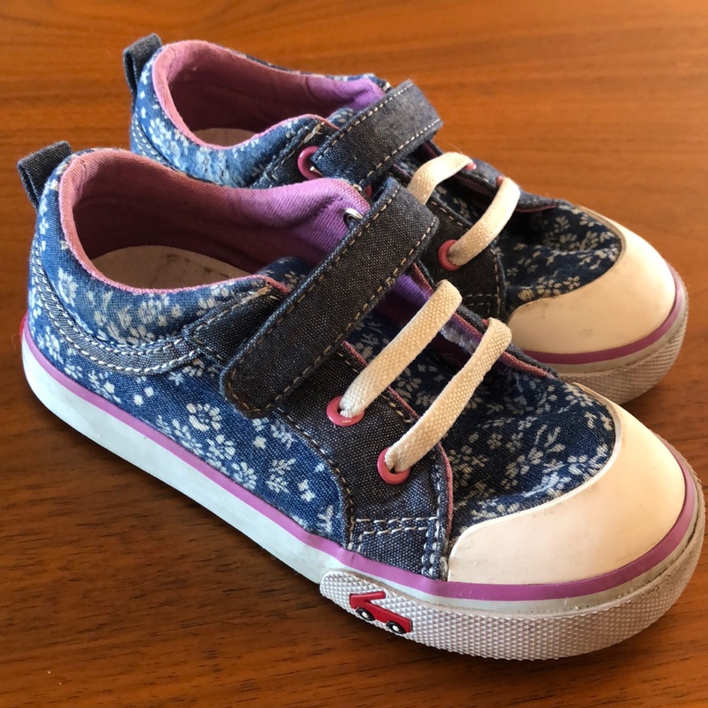 See Kai Run Kristin sneaker